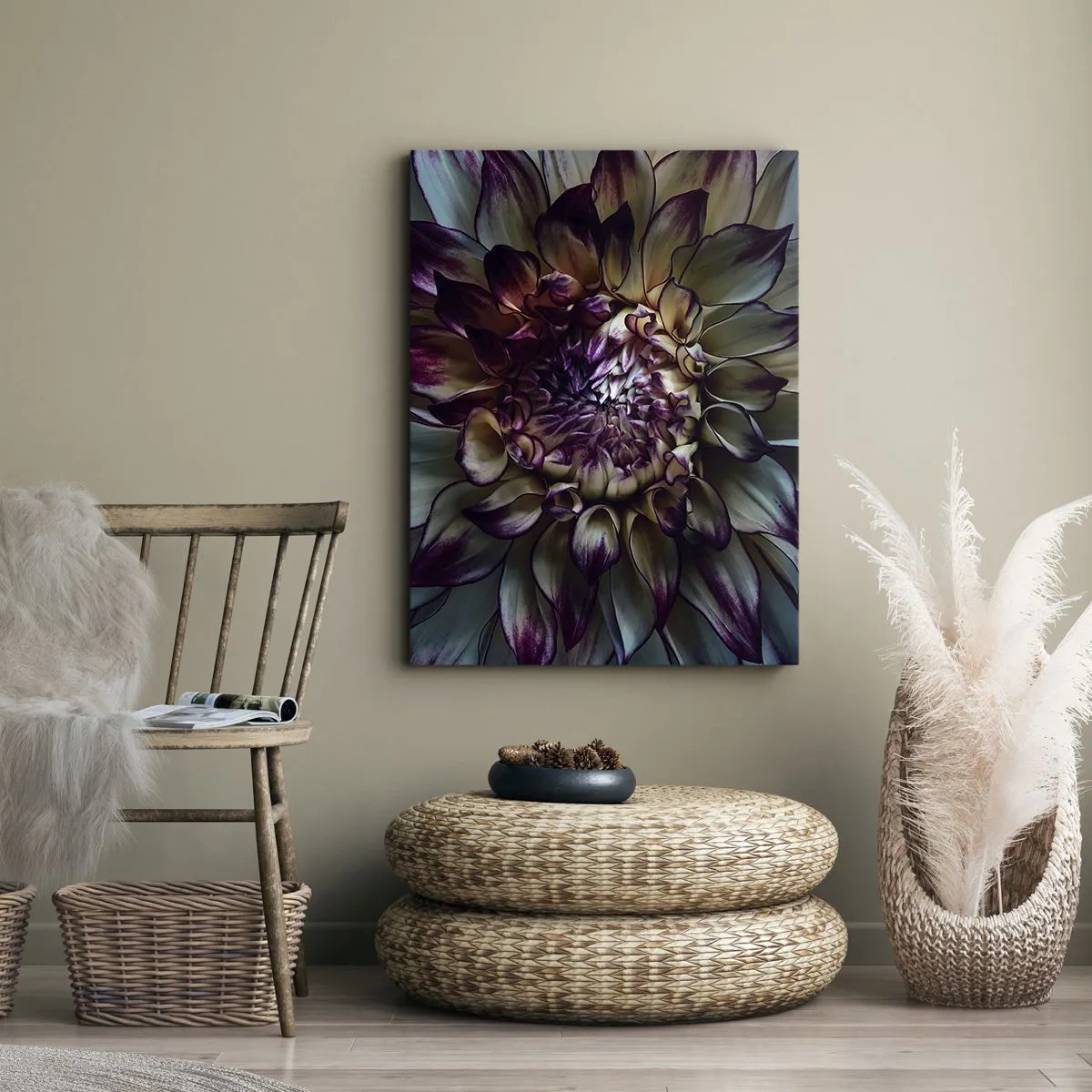 Impression sur toile - Image sur toile - Gros plan d'une fleur de dahlia dans des tons sombres - 70x100cm - L'apogée de la jeunesse - Décoration murale moderne pour le salon et la chambre ARTTOR