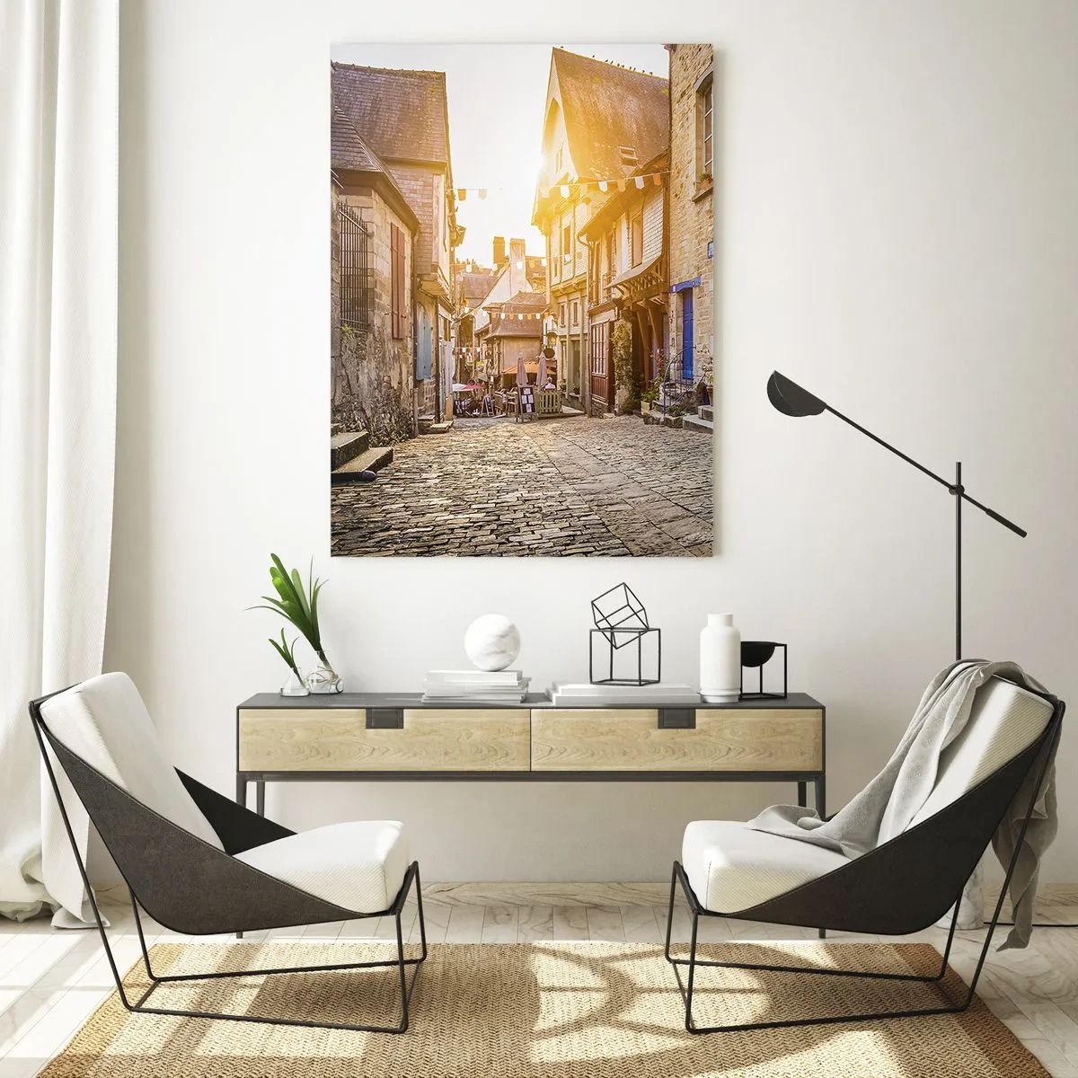 Impression sur verre - Image sur verre - Une charmante rue pavée au soleil - 70x100cm - Aux confins du monde - Décoration murale moderne pour le salon et la chambre ARTTOR