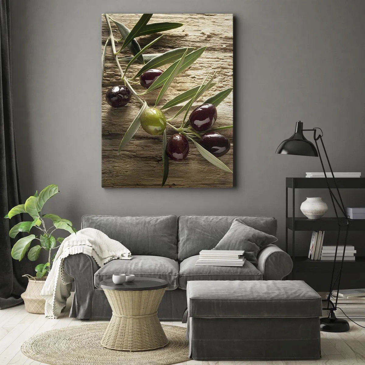 Impression sur toile - Image sur toile - Branche d'olivier avec des fruits sur un fond de bois vieilli - 50x70cm - Directement de la nature - Décoration murale moderne pour le salon et la chambre ARTTOR