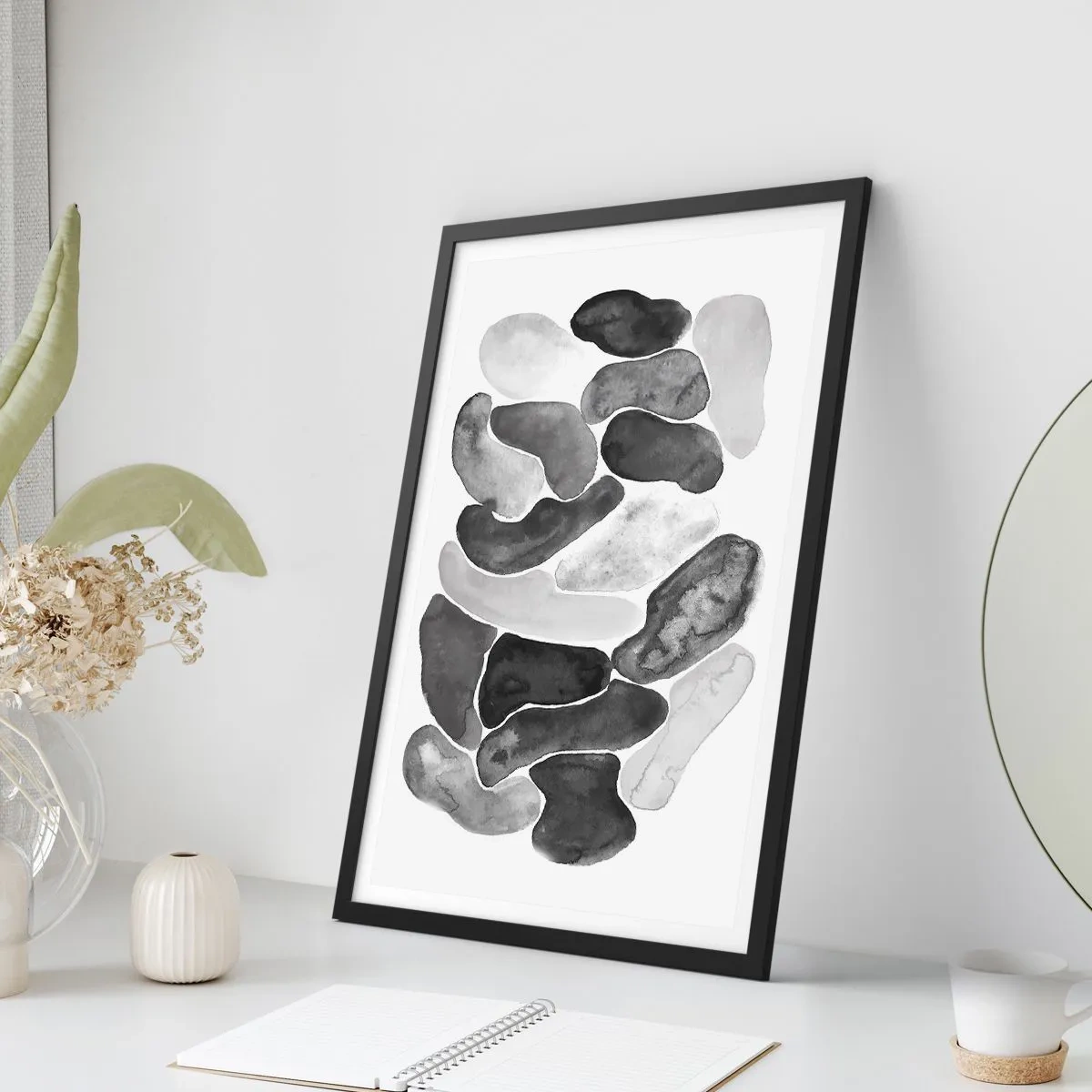 Affiche dans un cadre noir - Poster - Formes abstraites dans des tons de noir, gris et blanc - 50x70cm - Abstraction rocheuse - Décoration murale moderne pour le salon et la chambre ARTTOR