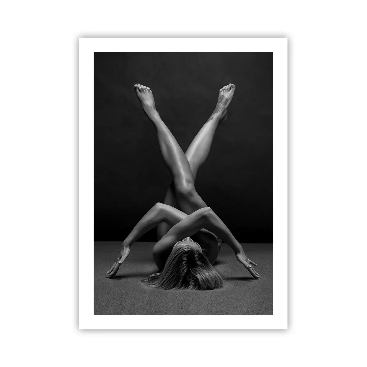 Affiche - Poster - Une interprétation artistique d'une silhouette féminine en noir et blanc - 50x70cm - Géométrie de la nudité - Décoration murale moderne pour le salon et la chambre ARTTOR