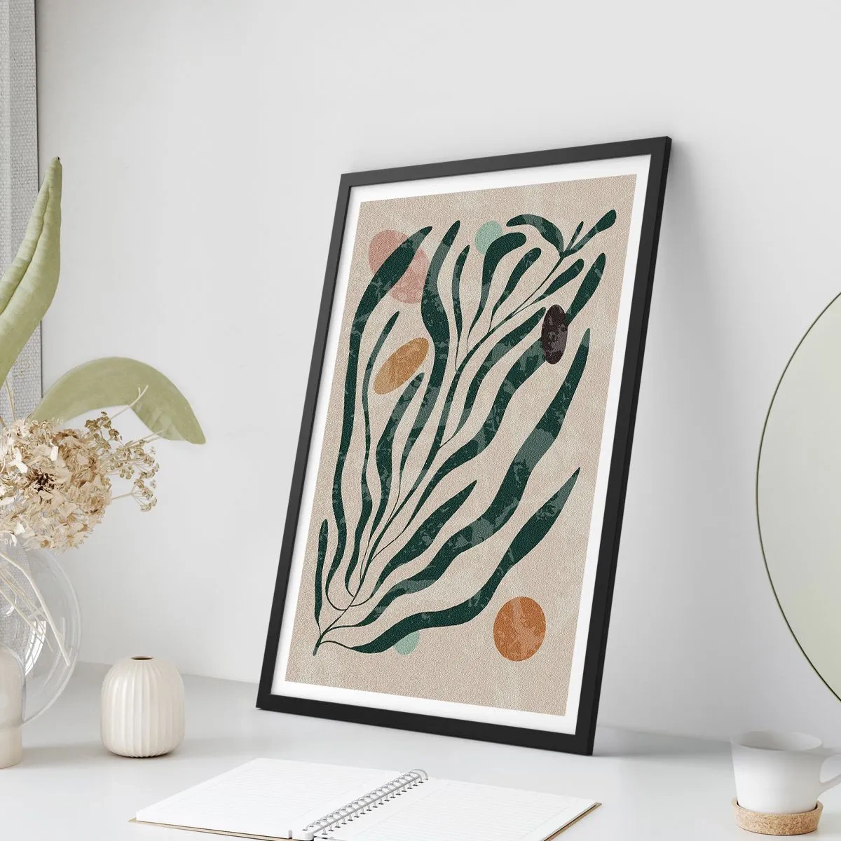 Affiche dans un cadre noir - Poster - Composition végétale abstraite en vert et beige - 50x70cm - Parmi la verdure - Décoration murale moderne pour le salon et la chambre ARTTOR