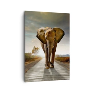 Impression sur toile - Image sur toile - Un éléphant marchant le long d'une route à travers un paysage au coucher du soleil - 50x70cm - Et pas du tout en porcelaine - Décoration murale moderne pour le salon et la chambre ARTTOR