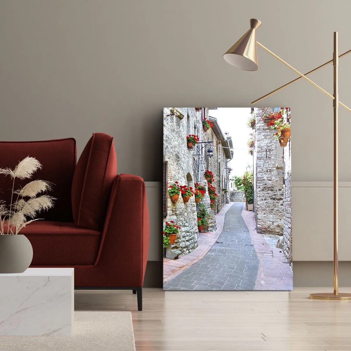 Impression sur toile - Image sur toile - Une rue étroite avec des bâtiments en pierre décorés de pots de fleurs - 70x100cm - Ambiance italienne - Décoration murale moderne pour le salon et la chambre ARTTOR