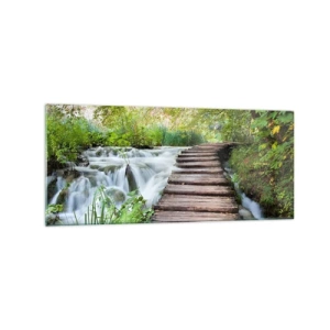 Impression sur verre - Image sur verre - Un pont en bois au-dessus d'une cascade entourée d'une forêt verdoyante. - 120x50cm - L'eau n'est pas si calme - Décoration murale moderne pour le salon et la chambre ARTTOR