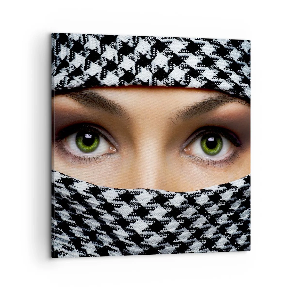 Impression sur toile - Image sur toile - Un portrait d'une beauté voilée aux yeux verts - 50x50 cm