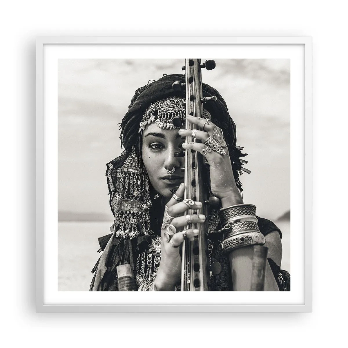 Affiche dans un cadre blanc - Poster - Musique de l'Orient elle-même - 60x60 cm