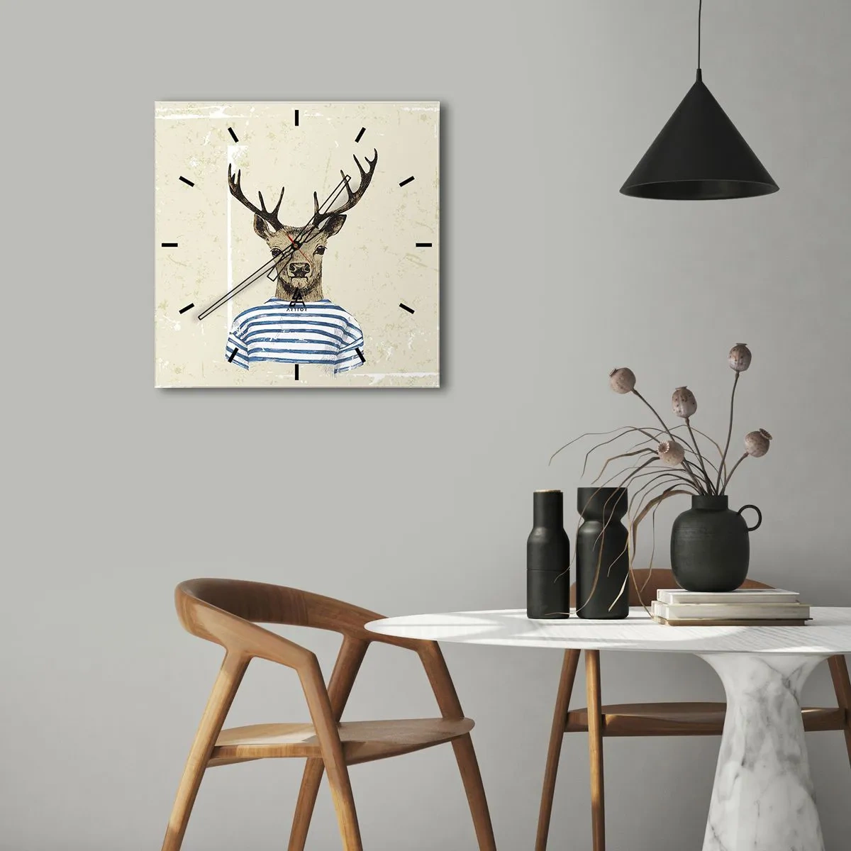 Horloge murale - Pendule murale - Un cerf en chemise rayée sur un fond clair avec une texture délicate - 30x30cm - Parce que j'aime les chemises rayées - Décoration murale moderne pour le salon et la chambre ARTTOR