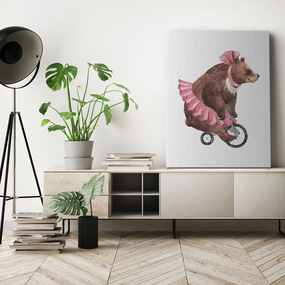 Impression sur toile - Image sur toile - Un ours en peluche dans une jupe rose sur un vélo de style rétro - 50x70cm - Quel cirque ! - Décoration murale moderne pour le salon et la chambre ARTTOR