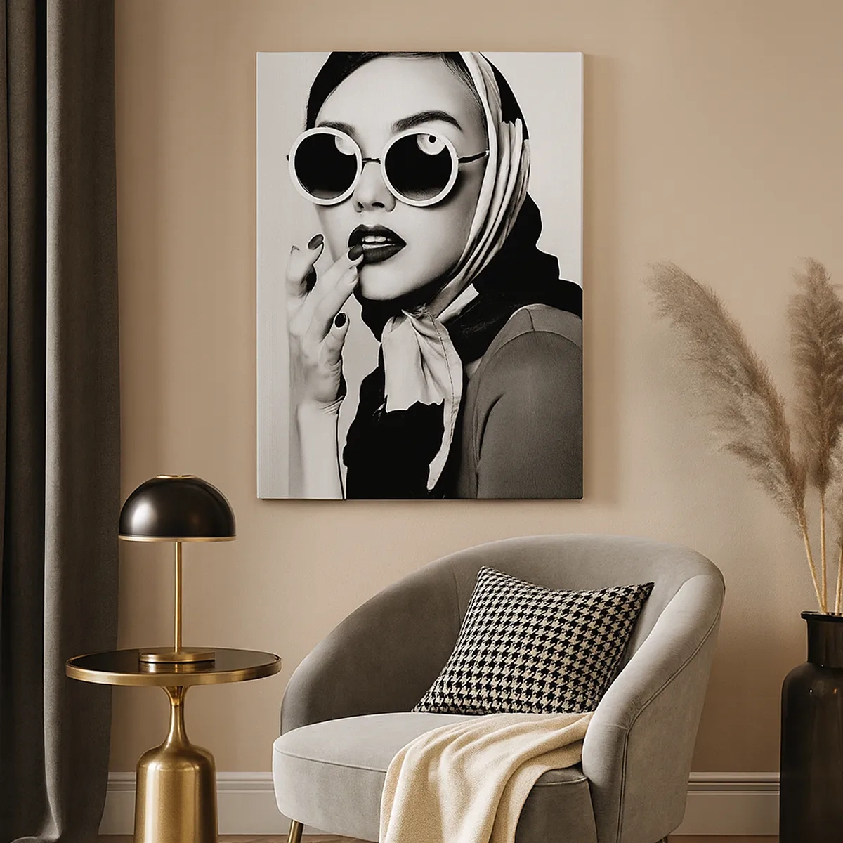 Impression sur toile - Image sur toile - Portrait en noir et blanc d'une femme portant des lunettes et un foulard - 50x70cm - Salutations des années 60 - Décoration murale moderne pour le salon et la chambre ARTTOR