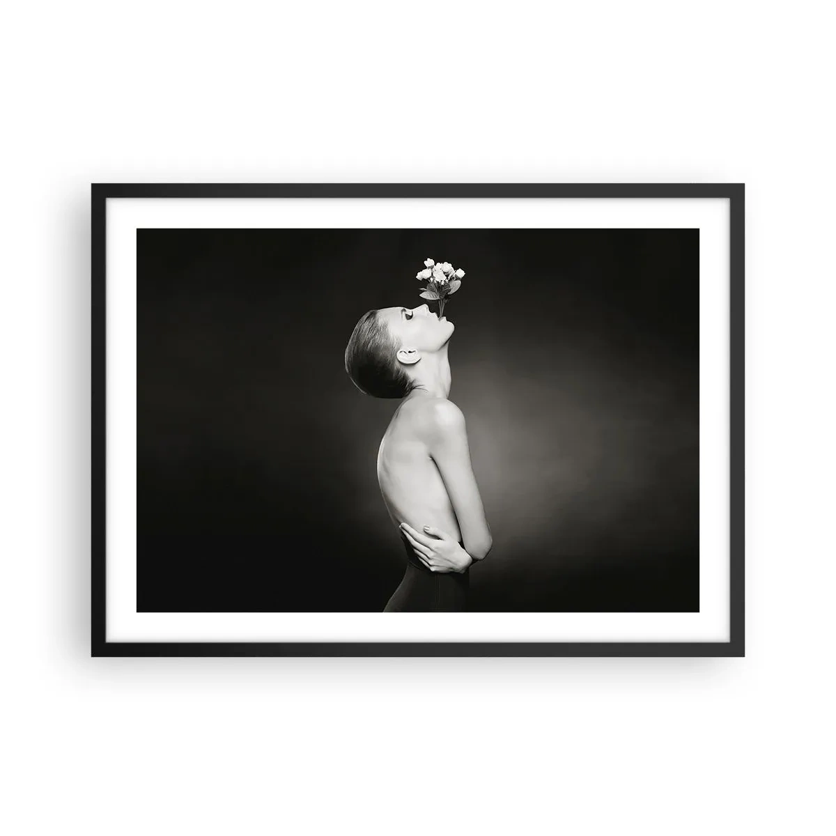 Affiche dans un cadre noir - Poster - Silhouette noire et blanche d'une femme avec une fleur - 70x50cm - Elégance excentrique - Décoration murale moderne pour le salon et la chambre ARTTOR
