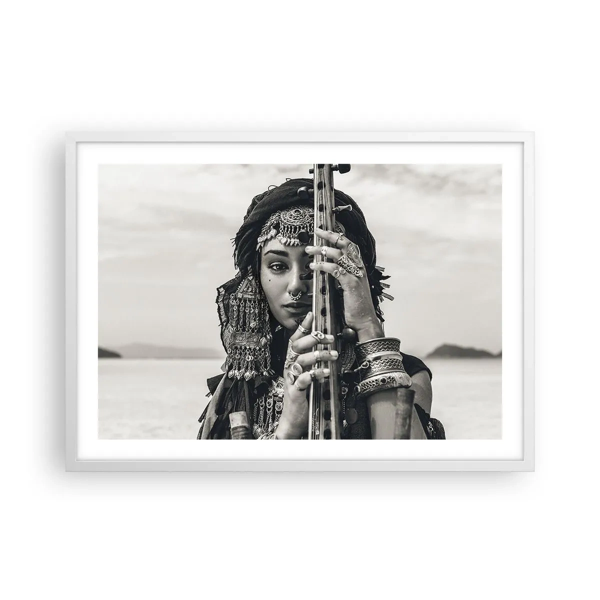 Affiche dans un cadre blanc - Poster - Musique de l'Orient elle-même - 70x50 cm