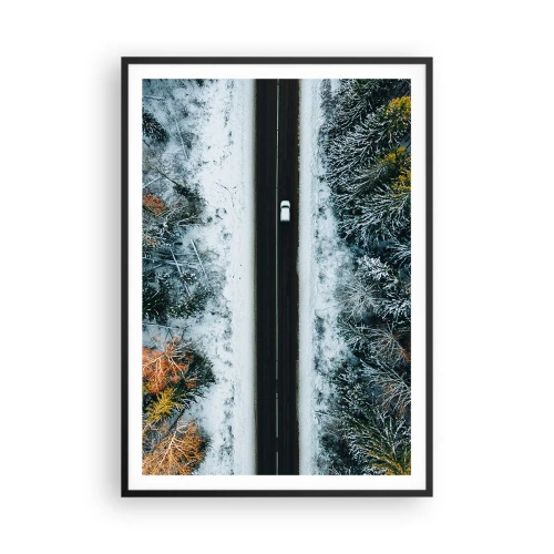 Affiche dans un cadre noir - Poster - Couper à travers la forêt d'hiver - 70x100 cm