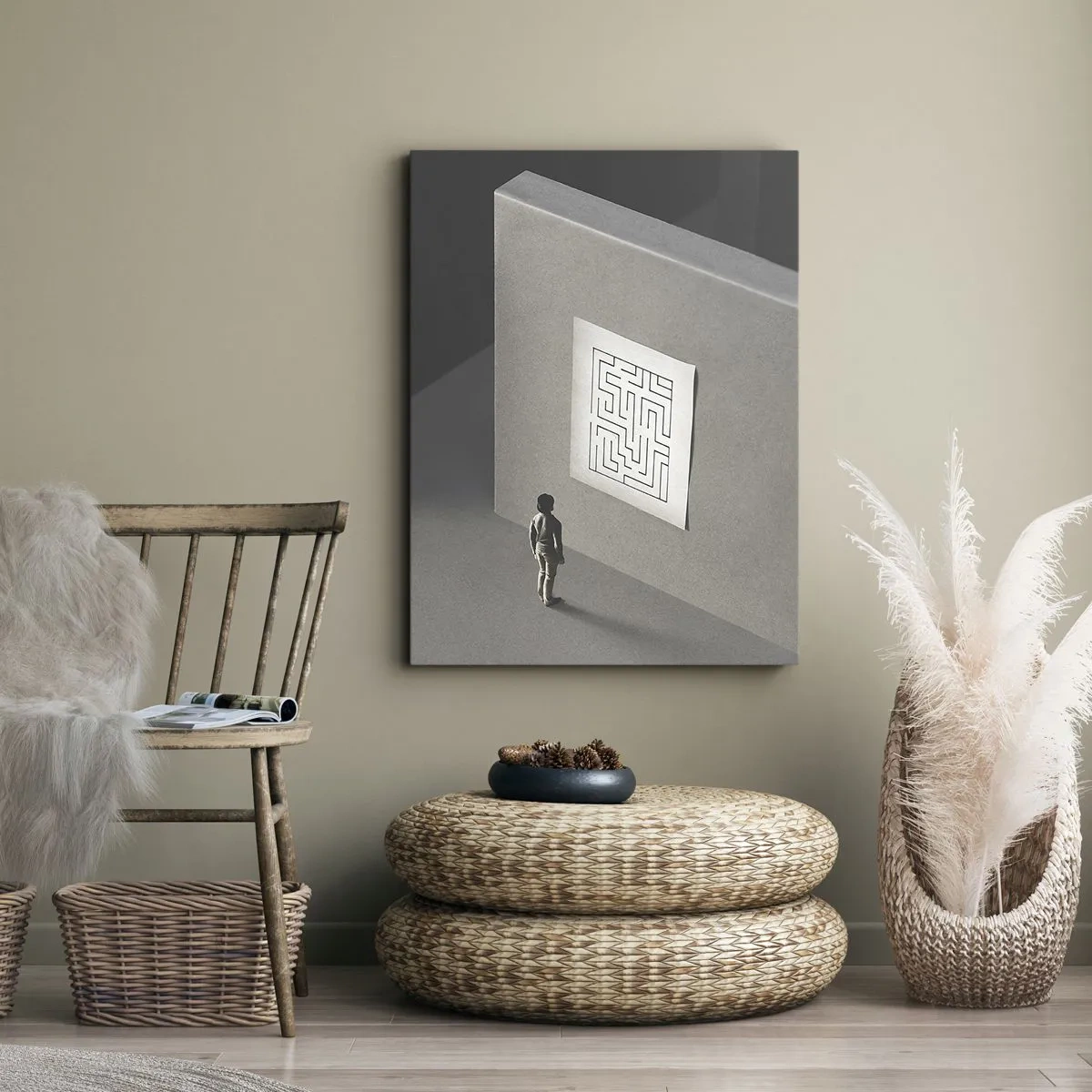 Impression sur toile - Image sur toile - Une figure dans un labyrinthe regardant une carte suspendue - 80x120cm - Mais où suis-je? - Décoration murale moderne pour le salon et la chambre ARTTOR