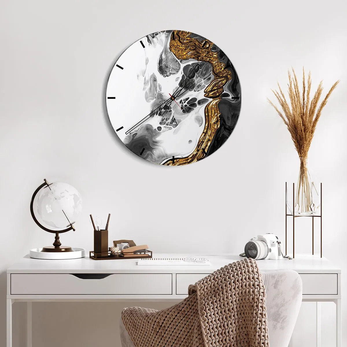 Horloge murale - Pendule murale - Composition abstraite d'or, de blanc et de noir - 30x30cm - Composition organique - Décoration murale moderne pour le salon, la cuisine et la chambre ARTTOR