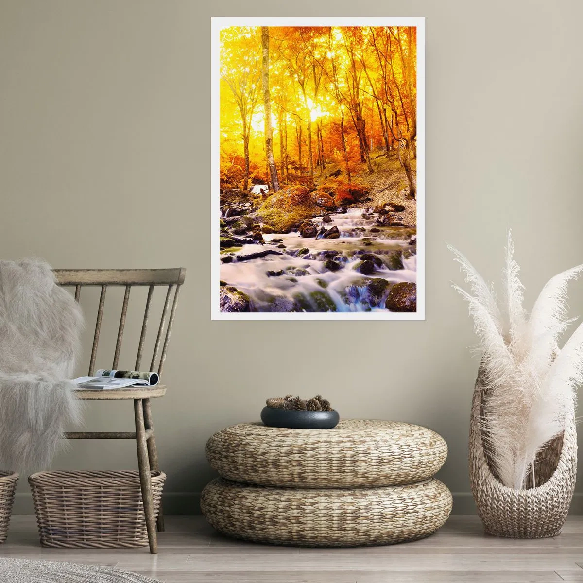 Affiche - Poster - Forêt d'automne avec un ruisseau impétueux à la lumière du soleil couchant - 50x70cm - Pierres serties d'or et de platine - Décoration murale moderne pour le salon et la chambre ARTTOR