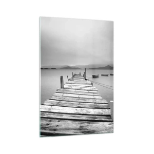 Impression sur verre - Image sur verre - Une vue en noir et blanc d'une jetée en bois et d'un lac calme. - 70x100cm - Derrière les montagnes, au-delà des mers - Décoration murale moderne pour le salon et la chambre ARTTOR