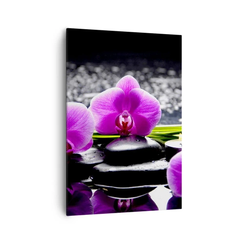 Impression sur toile - Image sur toile - Orchidées violettes sur fond de pierres et de bougies dans un cadre relaxant - 70x100cm - Se noyer dans la paix et la tranquillité - Décoration murale moderne pour le salon et la chambre ARTTOR