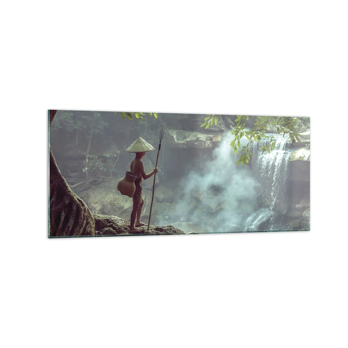 Impression sur verre - Image sur verre - Une figure avec une lance près d'une cascade dans une forêt tropicale - 120x50cm - Lier d'amitié avec la nature - Décoration murale moderne pour le salon et la chambre ARTTOR