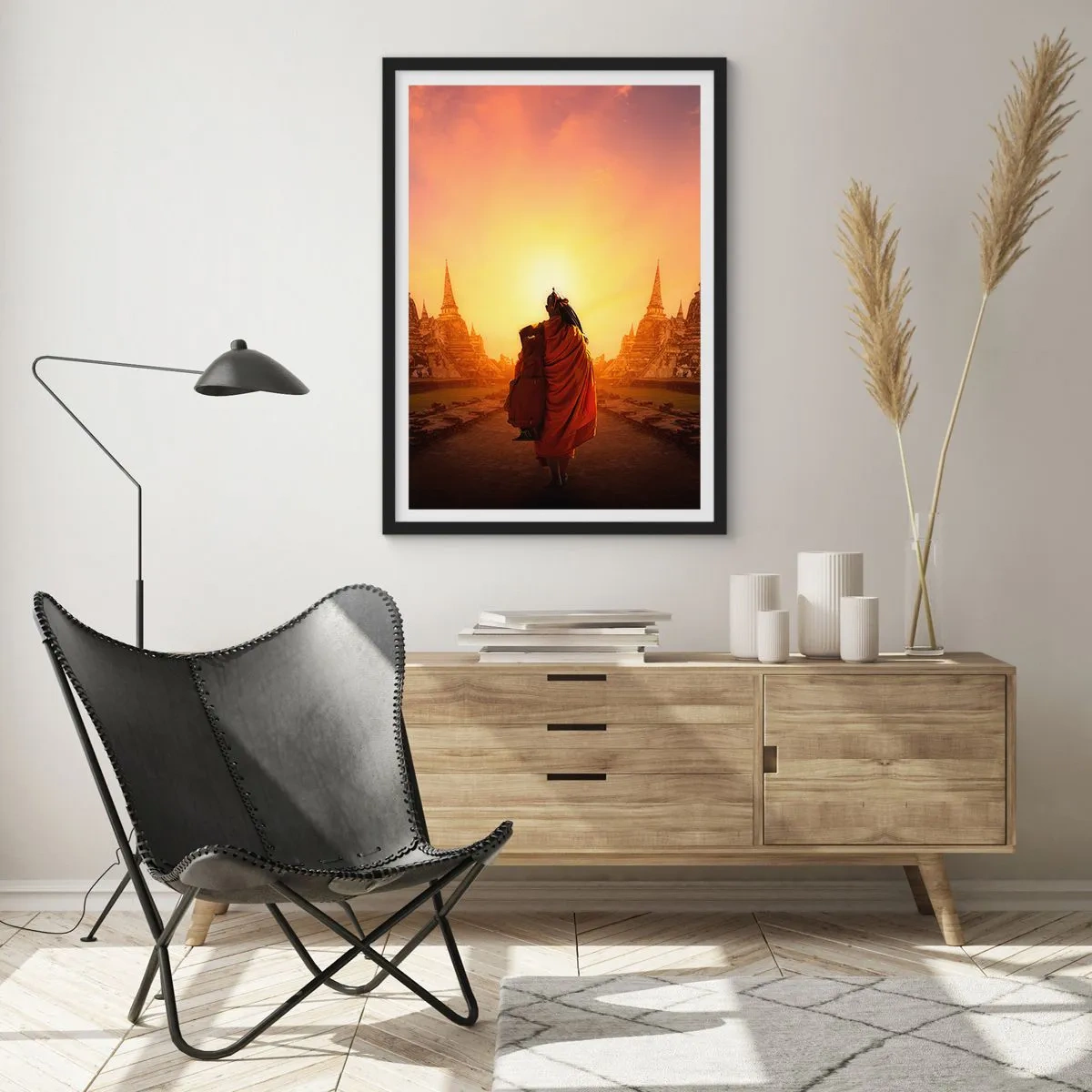 Affiche dans un cadre noir - Poster - Un moine bouddhiste dans les rayons du soleil levant - 50x70cm - En paix pour l'éternité - Décoration murale moderne pour le salon et la chambre ARTTOR
