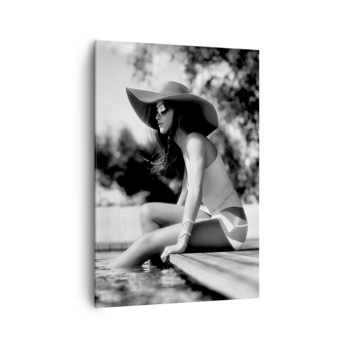 Impression sur toile - Image sur toile - Femme au chapeau au bord de la piscine en noir et blanc - 70x100cm - Rêve d'été - Décoration murale moderne pour le salon et la chambre ARTTOR