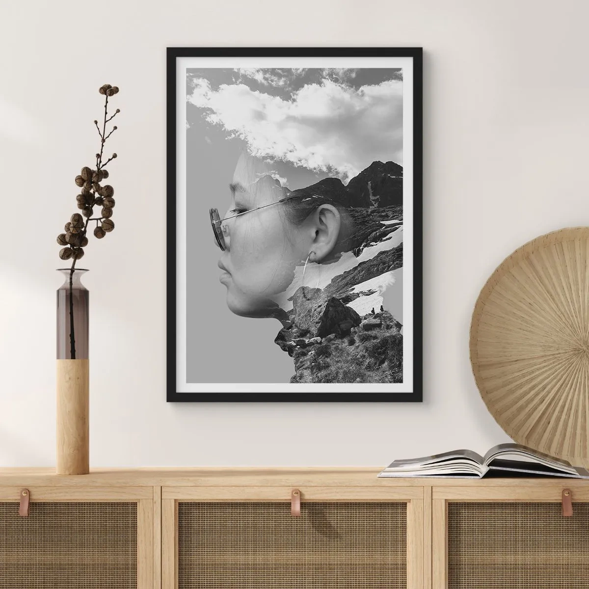 Affiche dans un cadre noir - Poster - Portrait de montagnes et nuages - 70x100 cm