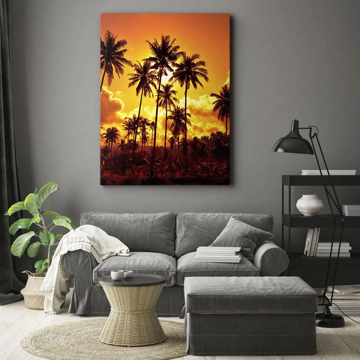 Impression sur toile - Image sur toile - Palmiers contre un ciel doré lors d'un coucher de soleil tropical - 50x70cm - Montagnes en feu, forêts en feu - Décoration murale moderne pour le salon et la chambre ARTTOR