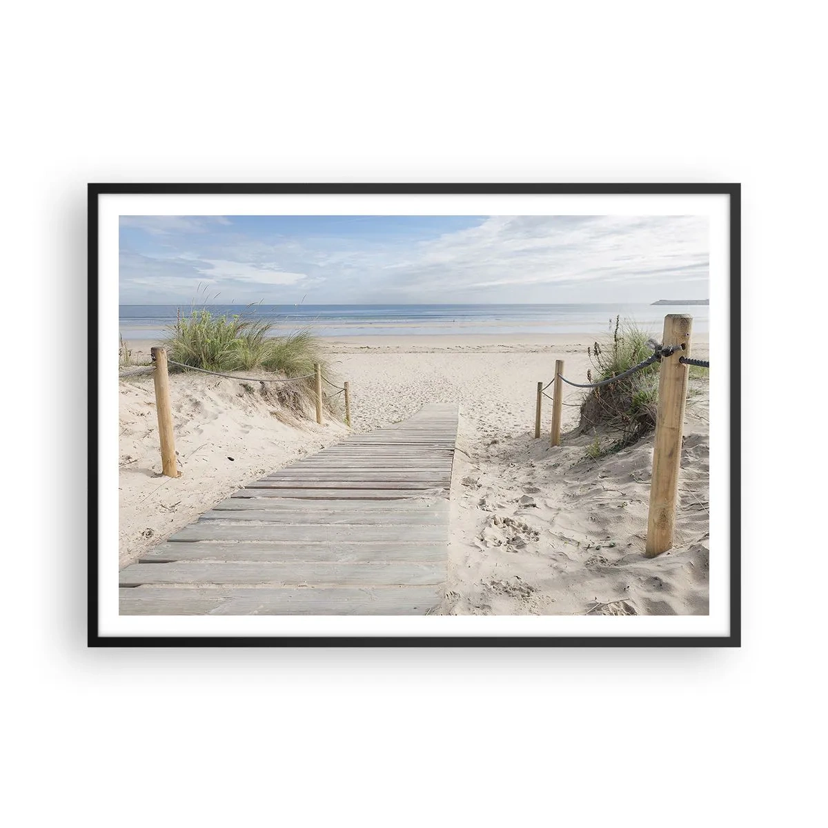 Affiche dans un cadre noir - Poster - Un chemin de planches menant à une plage de sable - 100x70cm - A l'horizon - Décoration murale moderne pour le salon et la chambre ARTTOR