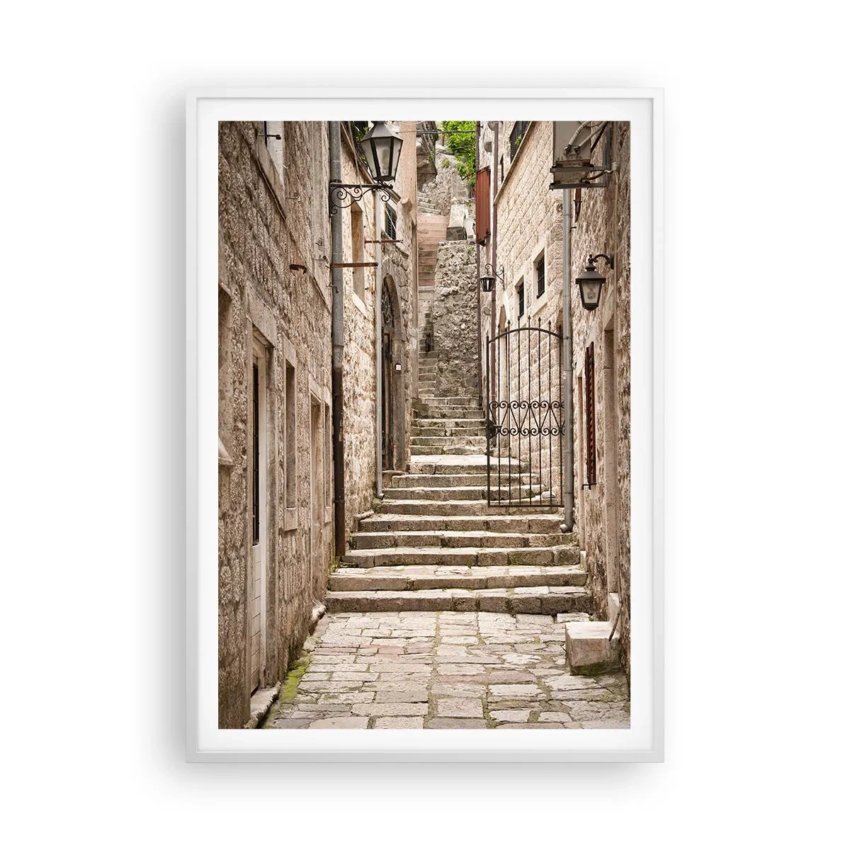 Affiche dans un cadre blanc - Poster - Une vieille ruelle magique - 70x100 cm