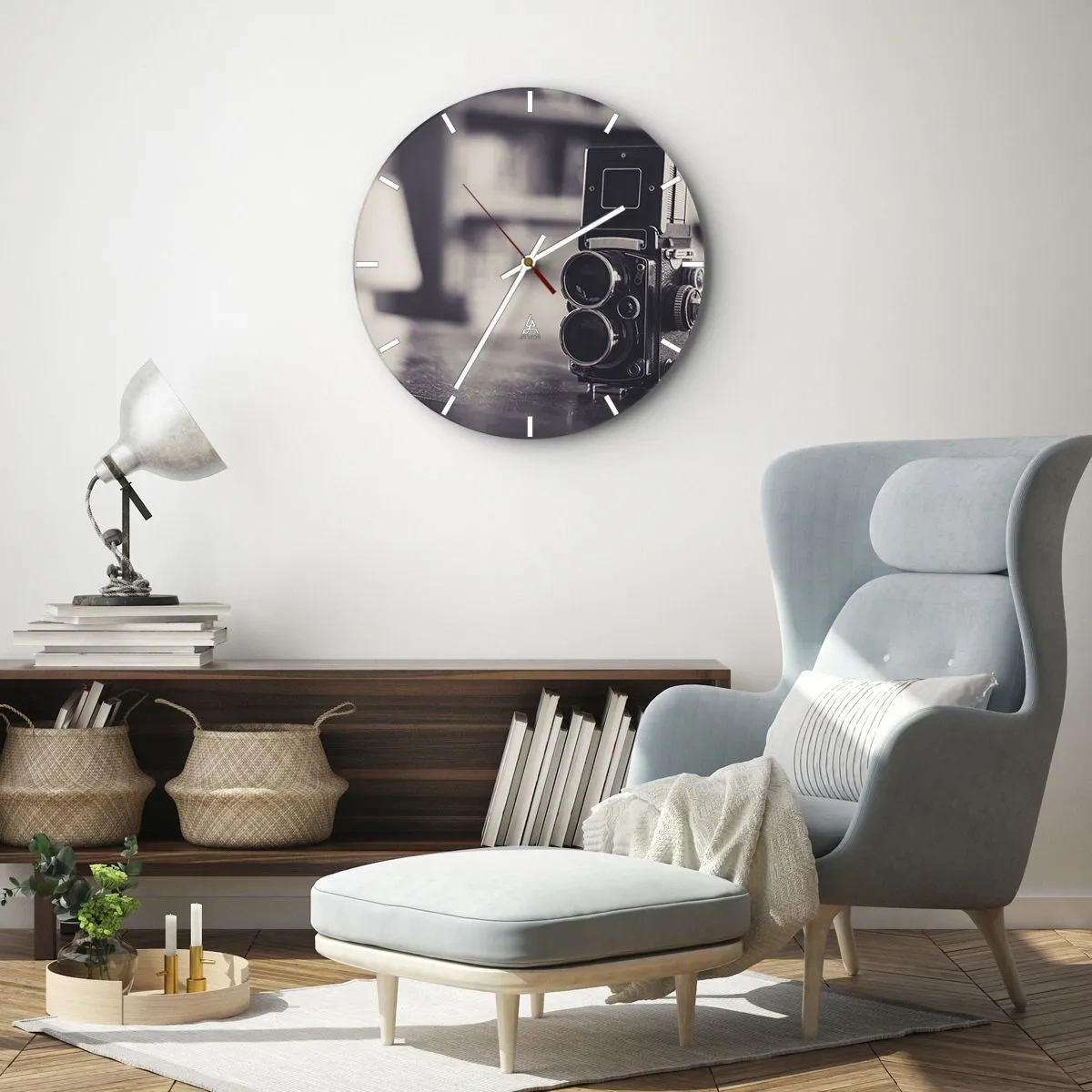 Horloge murale - Pendule murale - Vieil appareil photo sur une table en sépia - 30x30cm - La magie de la photographie ancienne - Décoration murale moderne pour le salon, la cuisine et la chambre ARTTOR