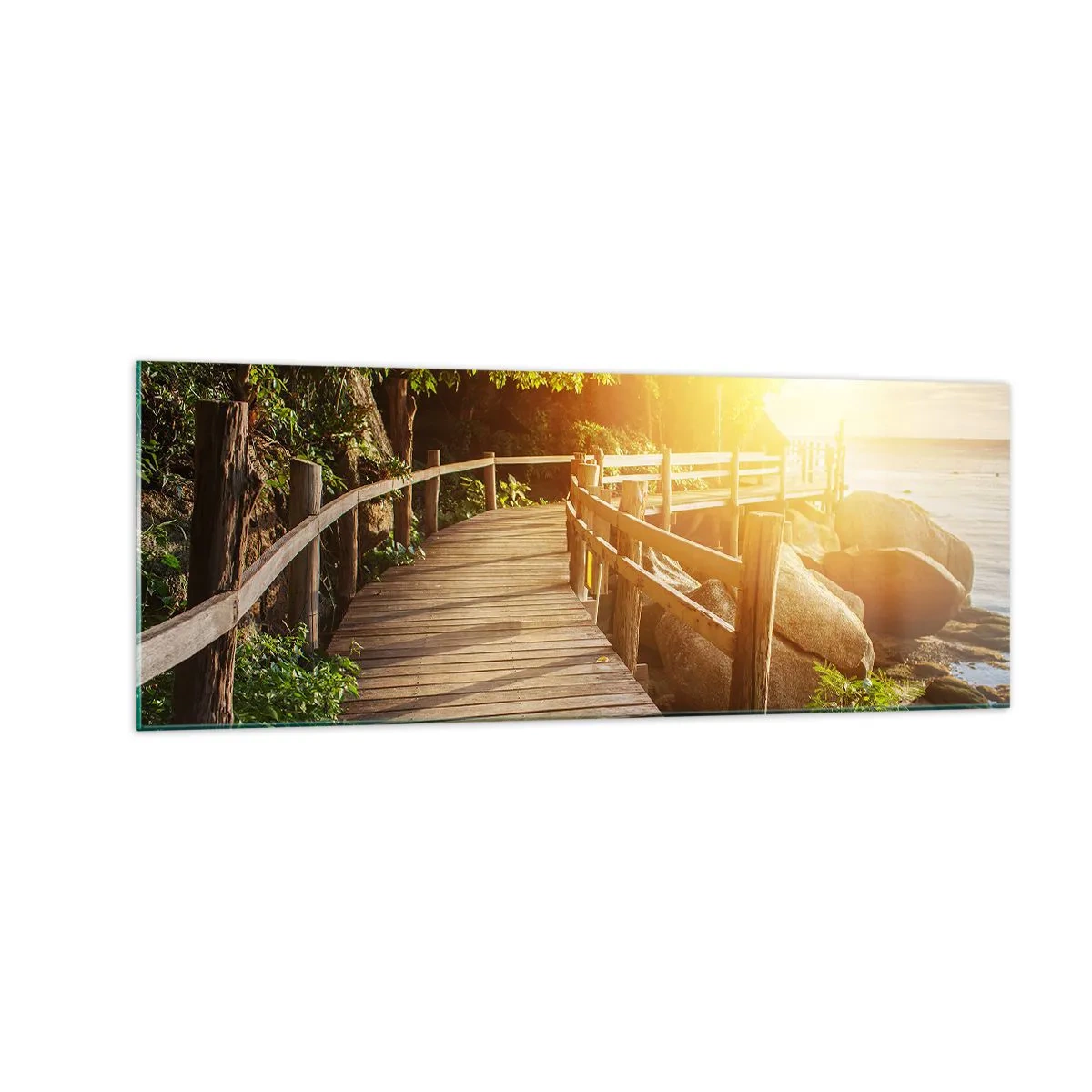 Impression sur verre - Image sur verre - Un pont en bois au milieu de la verdure menant à la mer sous les rayons du soleil - 140x50cm - Un autre tour, un autre miracle - Décoration murale moderne pour le salon et la chambre ARTTOR
