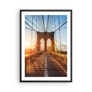 Affiche dans un cadre noir - Poster - Le pont de Brooklyn illuminé par les rayons du soleil levant - 50x70cm - Sur le pont d'or - Décoration murale moderne pour le salon et la chambre ARTTOR