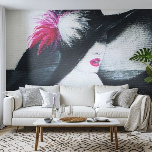 Papier Peint Photo Standard Eco - Toujours un secret - Femme au chapeau, Visage de femme, lèvres rouges - 300x210 cm