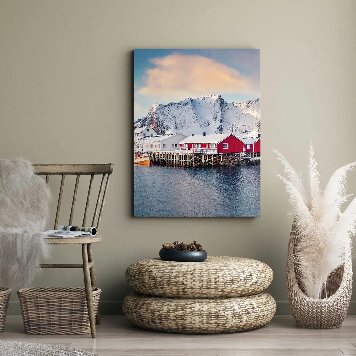 Impression sur toile - Image sur toile - Maisons rouges sur fond de montagnes enneigées et de mer bleue - 70x100cm - Retraite dans le nord - Décoration murale moderne pour le salon et la chambre ARTTOR