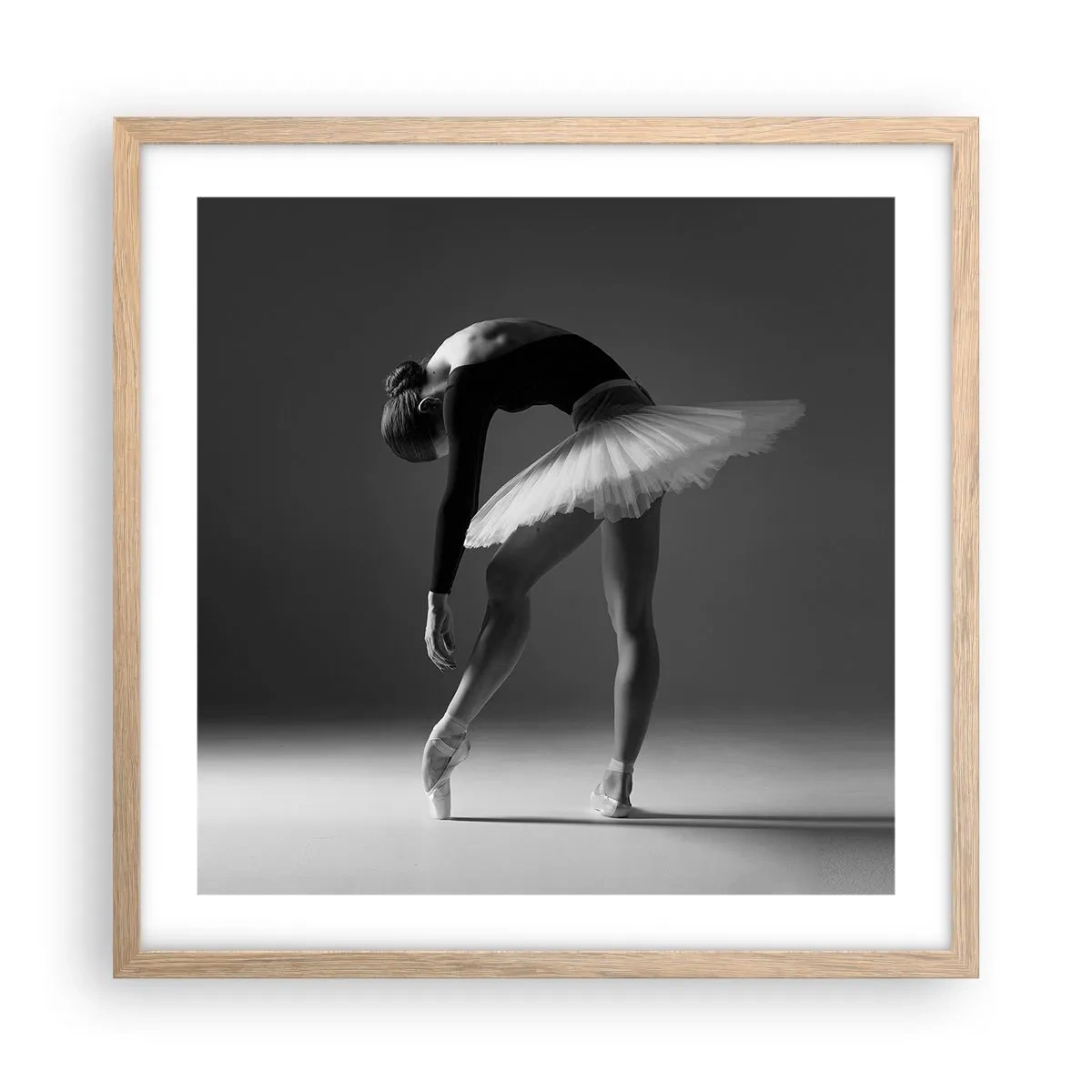Affiche dans un chêne clair - Poster - Belle ballerine - 50x50 cm