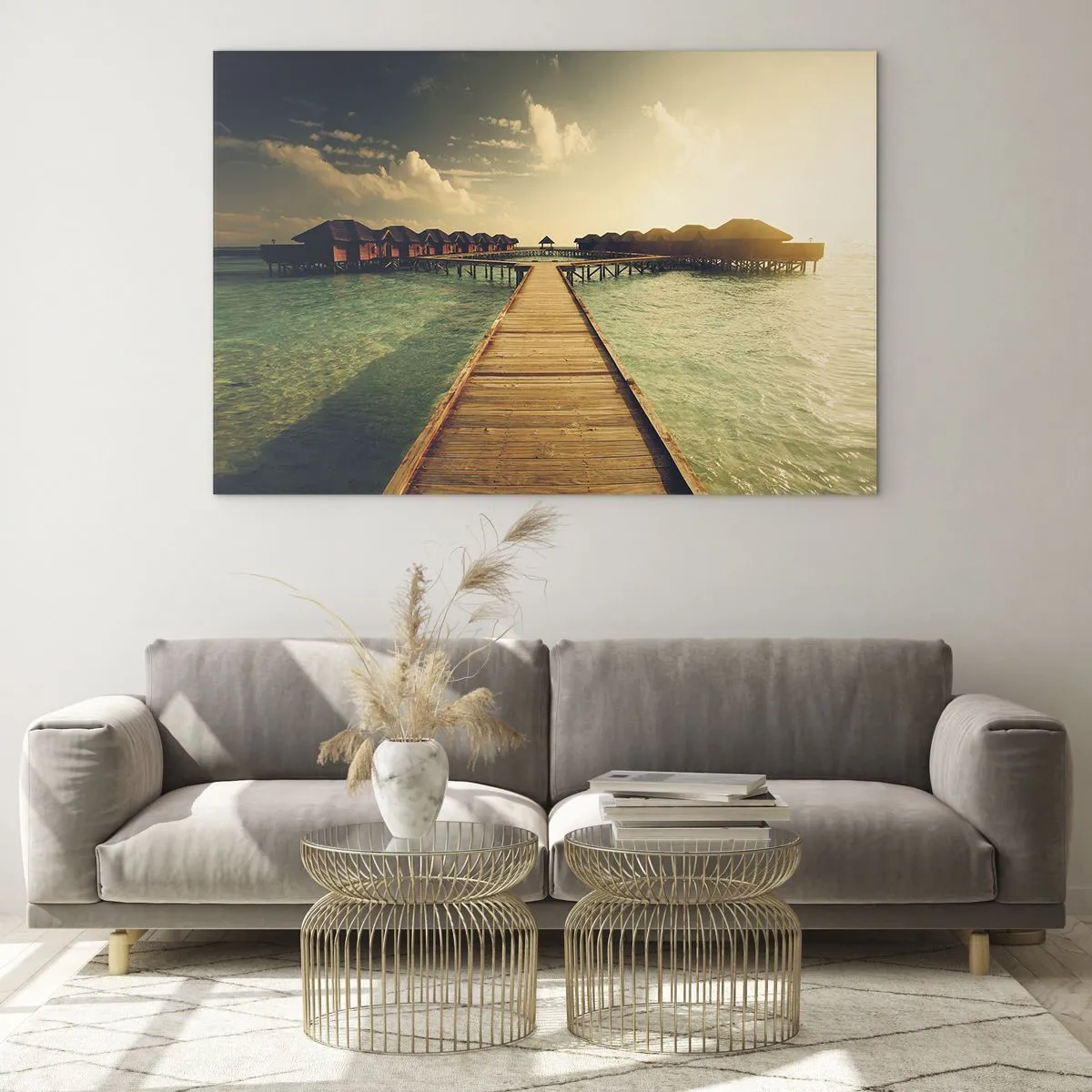 Impression sur verre - Image sur verre - La jetée menant aux chalets au bord de l'eau au coucher du soleil - 100x70cm - Invitation chaleureuse - Décoration murale moderne pour le salon et la chambre ARTTOR