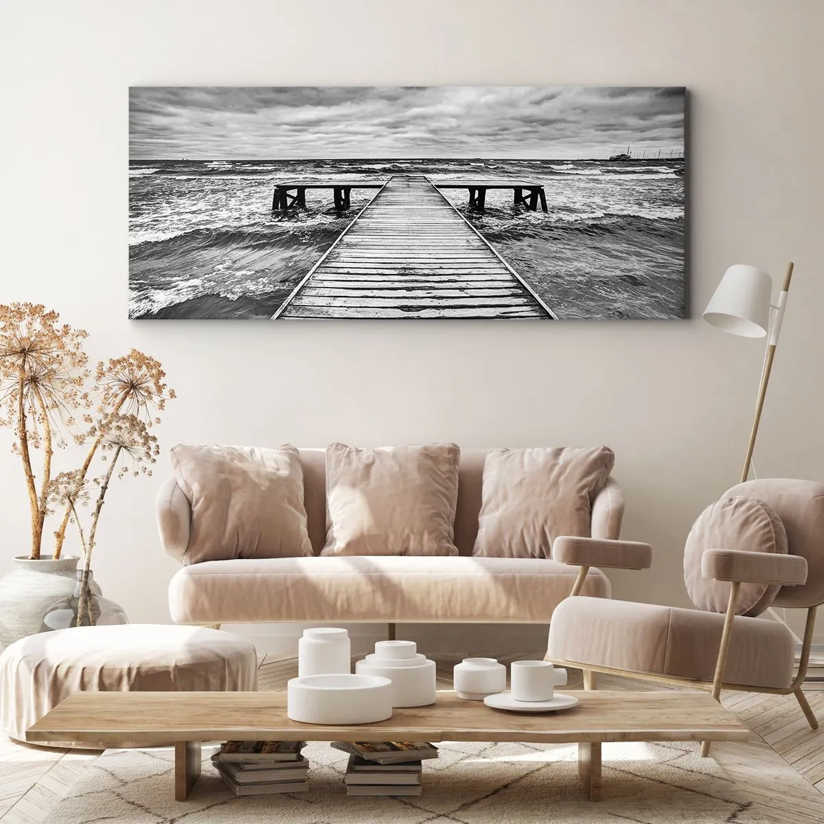 Impression sur toile - Image sur toile - Une vue en noir et blanc d'une jetée en bois sur une mer agitée. - 120x50cm - J'attends que le vent, ça le chassera... - Décoration murale moderne pour le salon et la chambre ARTTOR
