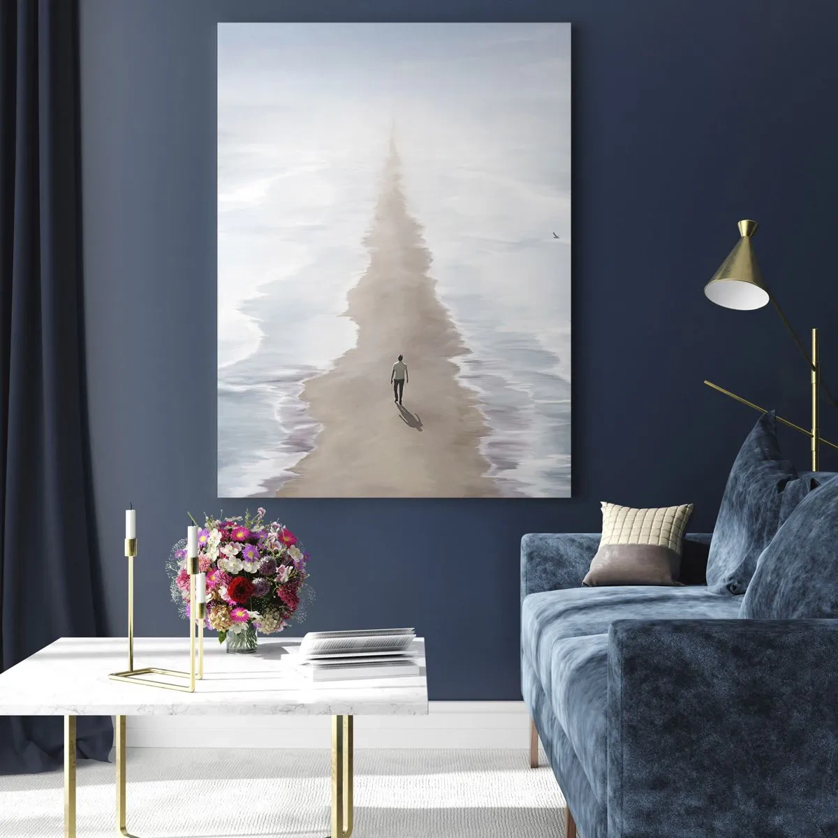Impression sur verre - Image sur verre - Une silhouette sur une route solitaire au milieu d'un vaste paysage aquatique - 80x120cm - Un brillant avenir - Décoration murale moderne pour le salon et la chambre ARTTOR