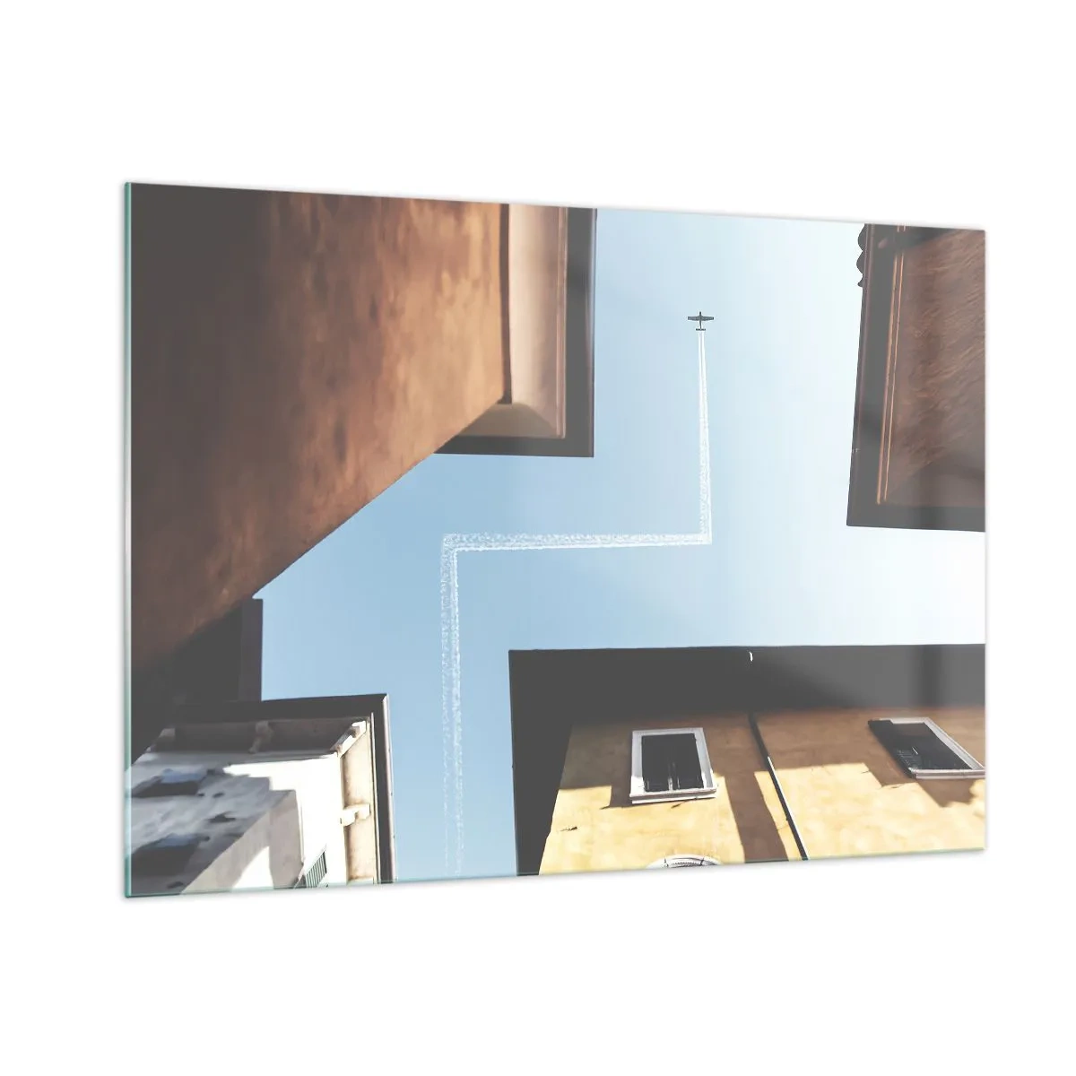 Impression sur verre - Image sur verre - Un avion au-dessus de la ville vu depuis une cour entre des immeubles - 100x70cm - Au-dessus du labyrinthe de la ville - Décoration murale moderne pour le salon et la chambre ARTTOR