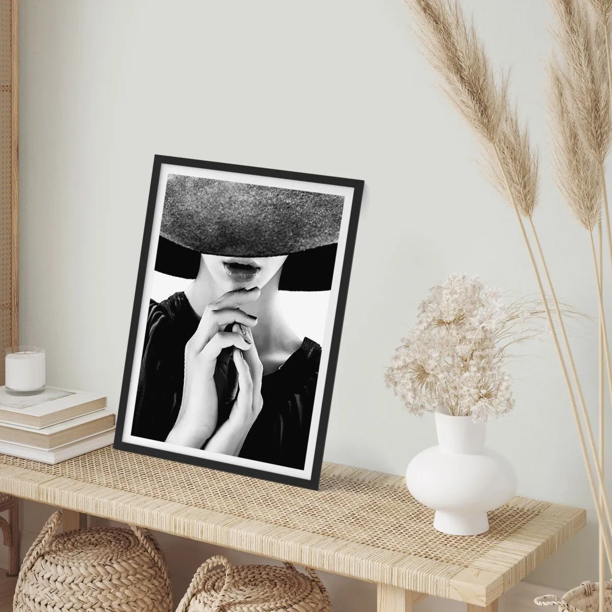 Affiche dans un cadre noir - Poster - Beauté cachée - 30x40 cm