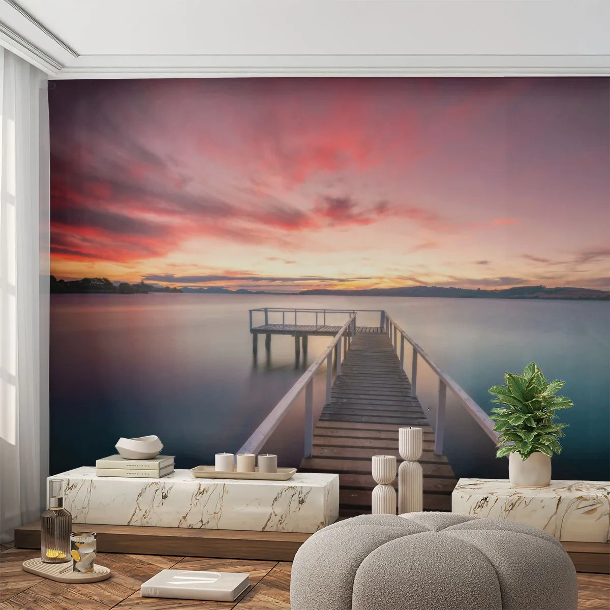 Papier Peint Photo Premium Sand - Jetée en bois menant vers le coucher du soleil - 100x70cm - La douce flamme du soir - Décoration murale moderne pour le salon et la chambre ARTTOR