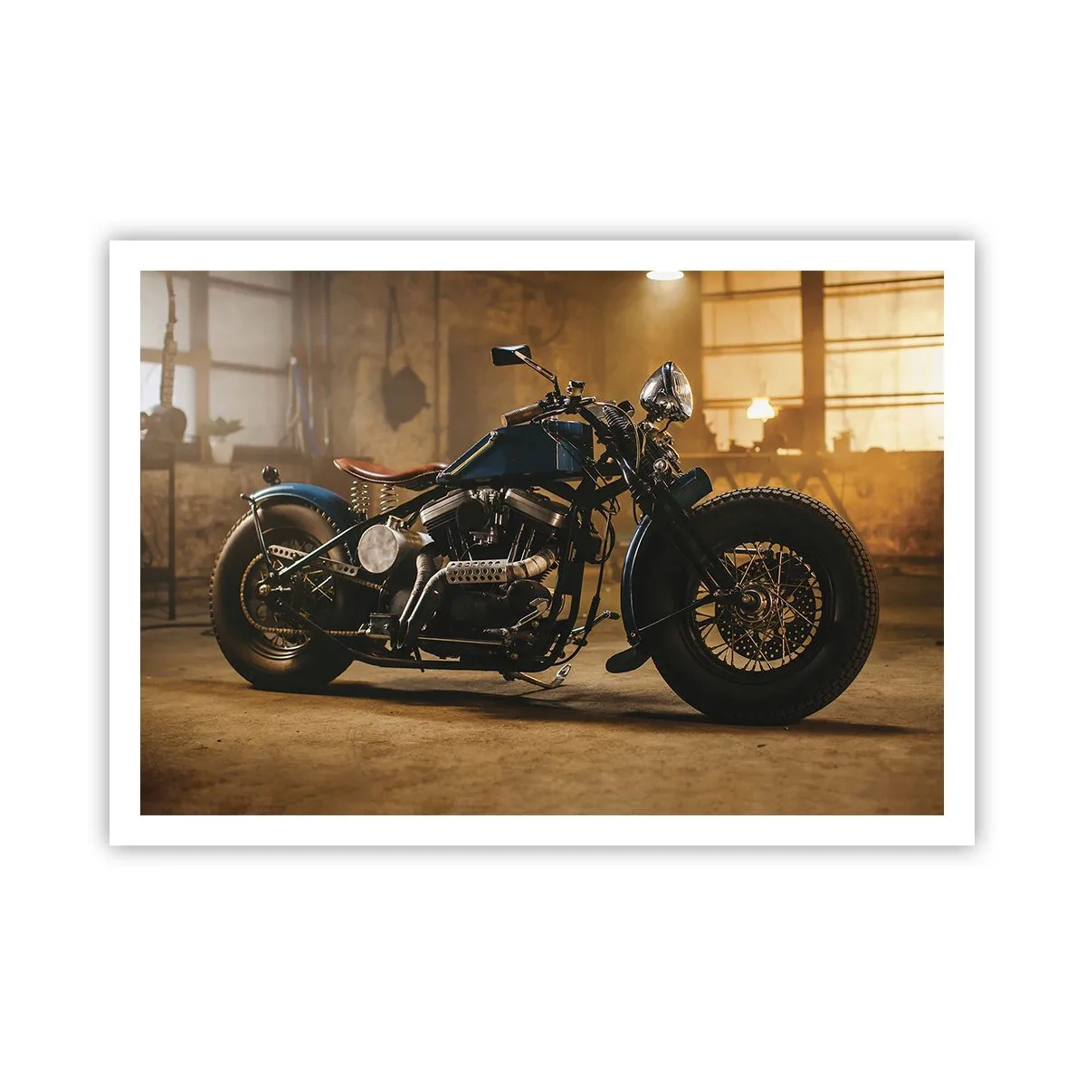 Affiche - Poster - Une moto élégante dans un intérieur industriel avec un éclairage chaleureux - 100x70cm - Je peux tout - Décoration murale moderne pour le salon et la chambre ARTTOR