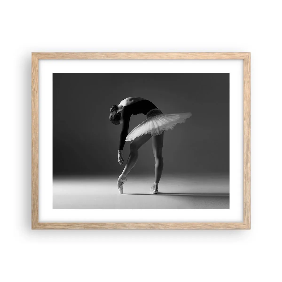 Affiche dans un chêne clair - Poster - Belle ballerine - 50x40 cm