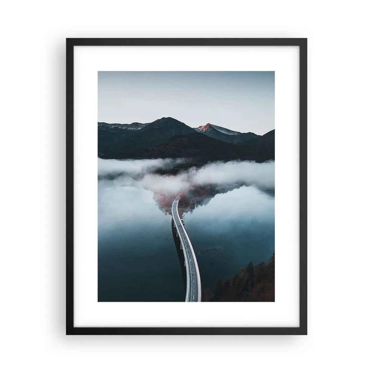 Affiche dans un cadre noir - Poster - Sur une eau aussi lisse qu'un miroir - 40x50 cm