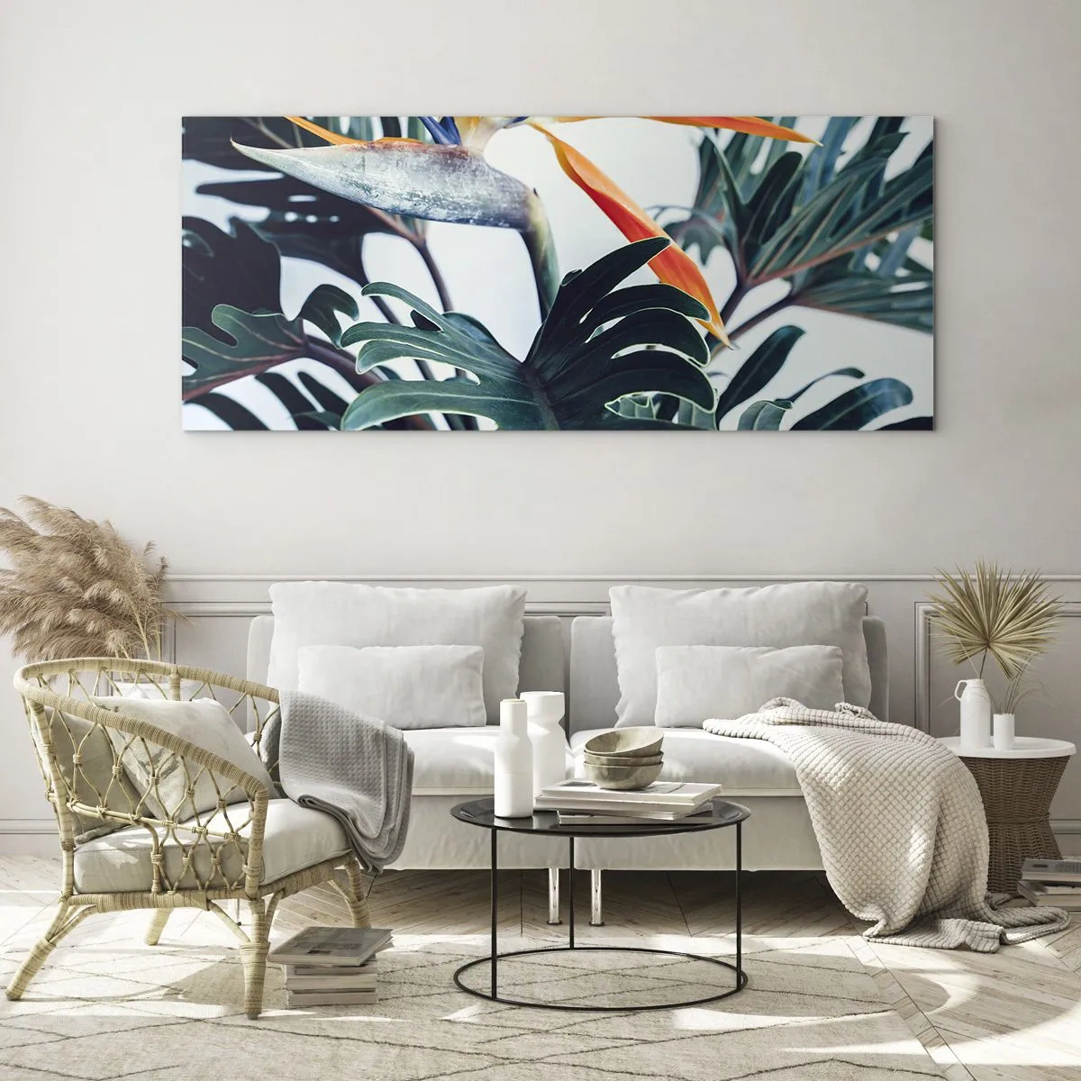 Impression sur verre - Image sur verre - Fleur de Strelitzia entourée de feuilles sous une lumière vive - 120x50cm - Le buisson oiseaux - Décoration murale moderne pour le salon et la chambre ARTTOR