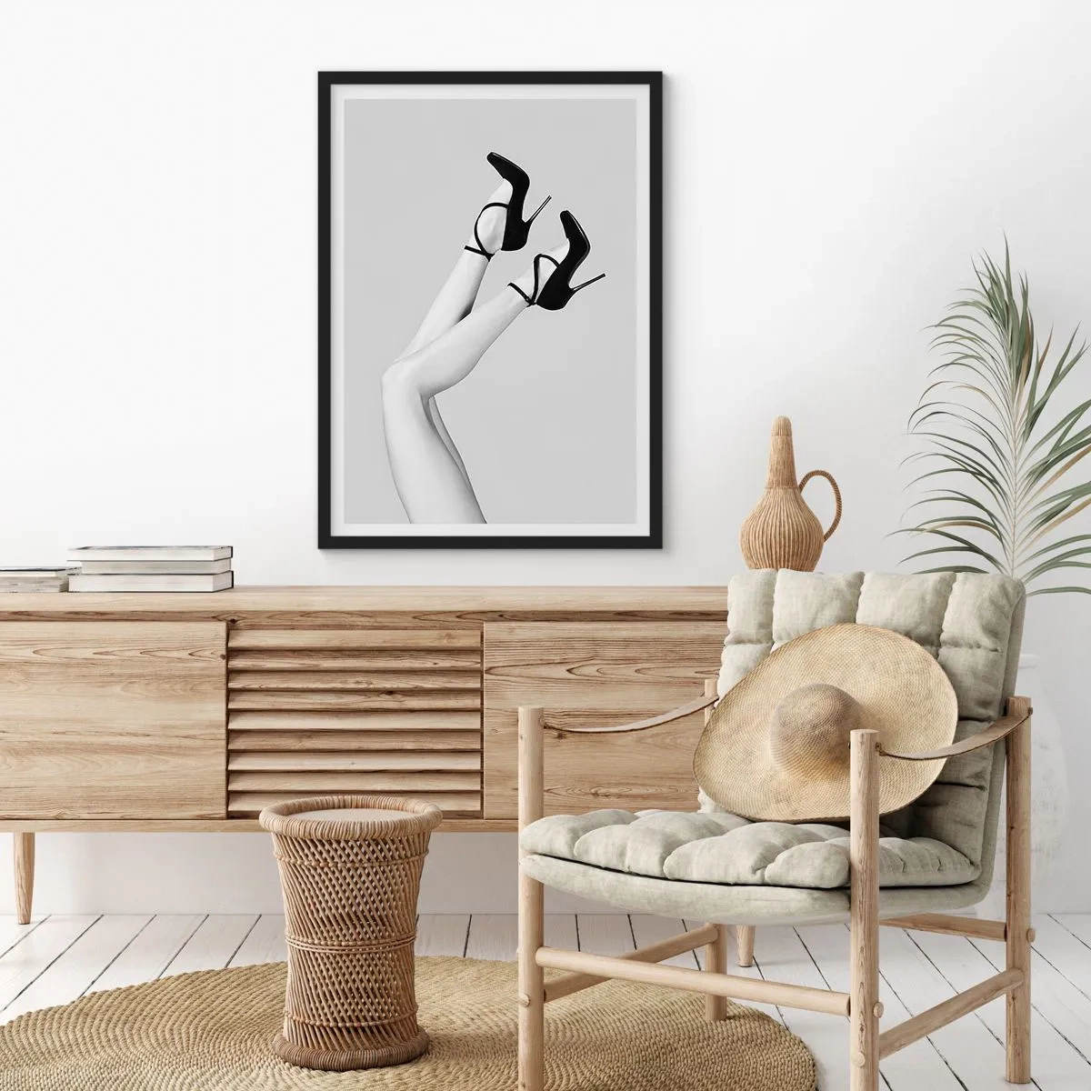 Affiche dans un cadre noir - Poster - Jambes élégantes en talons hauts noirs - 50x70cm - Les jambes en l’air - Décoration murale moderne pour le salon et la chambre ARTTOR