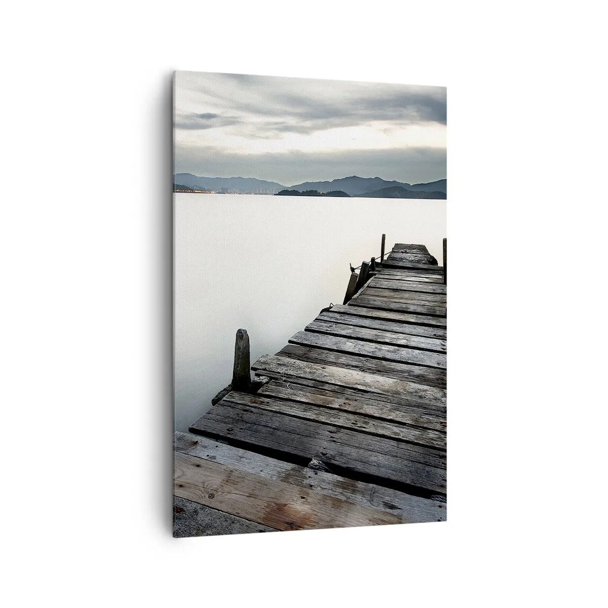 Impression sur toile - Image sur toile - Un pont en bois menant vers un lac tranquille - 80x120cm - Immergez-vous dans la paix - Décoration murale moderne pour le salon et la chambre ARTTOR