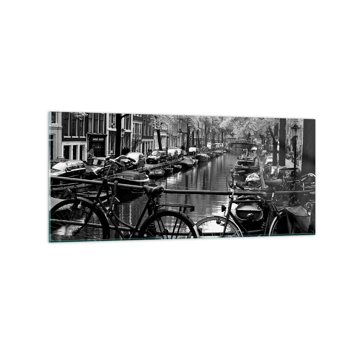 Impression sur verre - Image sur verre - Canal avec des vélos en photographie noir et blanc - 120x50cm - Une vue très hollandaise - Décoration murale moderne pour le salon et la chambre ARTTOR