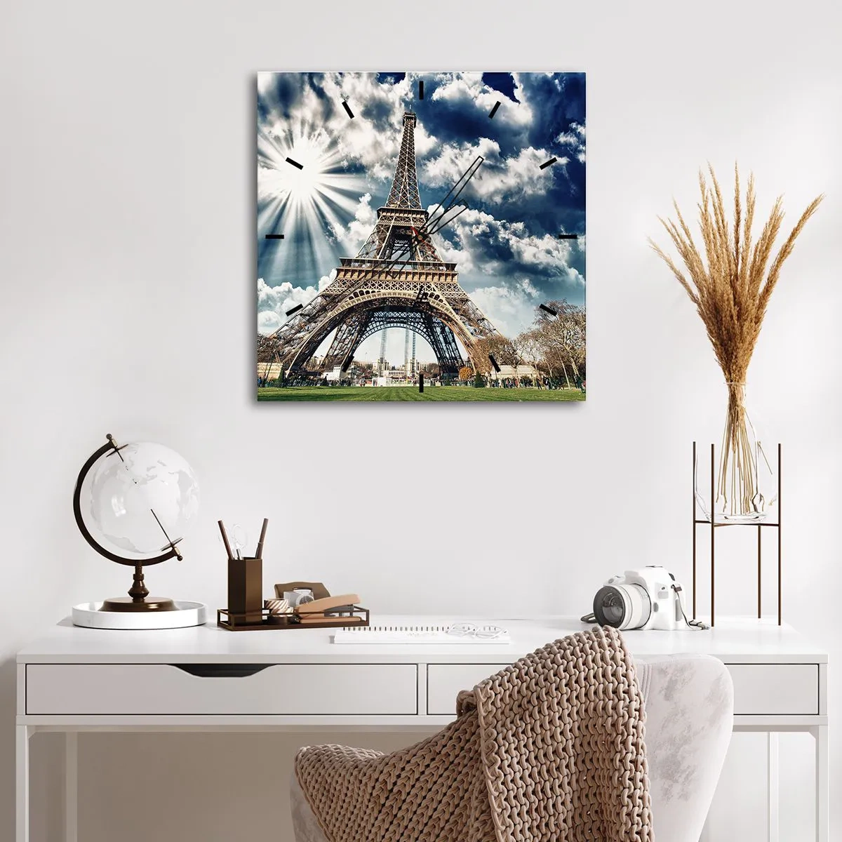Horloge murale - Pendule murale - La seule et unique sous le soleil - 40x40 cm