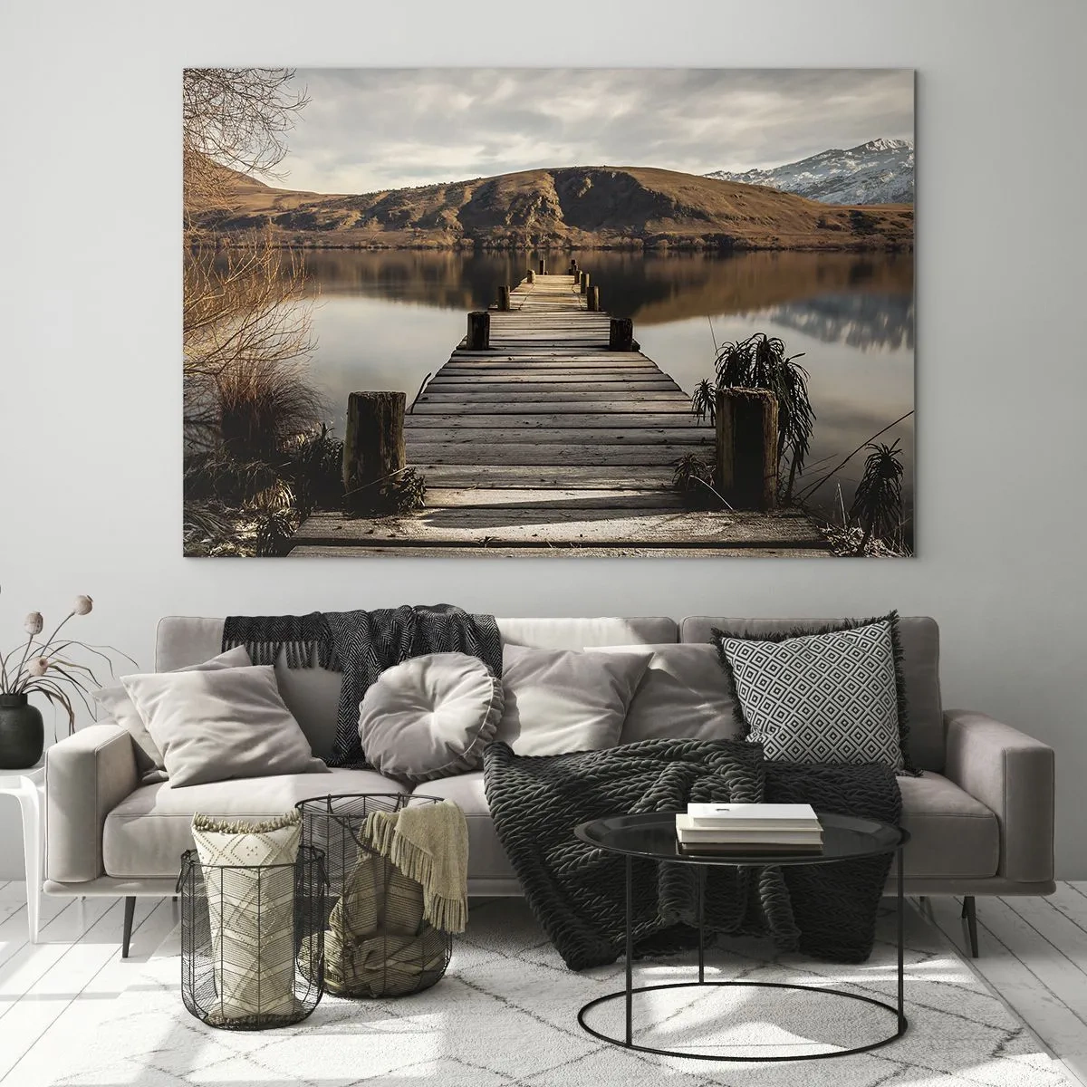 Impression sur verre - Image sur verre - Une jetée en bois au-dessus d'un lac avec vue sur les montagnes en arrière-plan - 120x80cm - Paysage silencieux - Décoration murale moderne pour le salon et la chambre ARTTOR